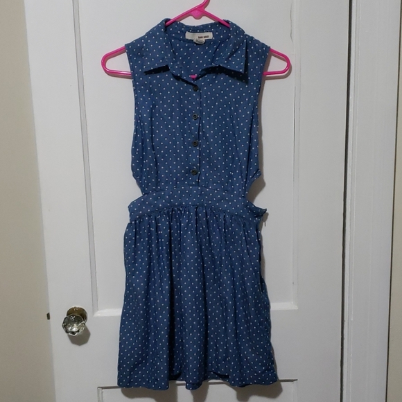 CUTE & CASUAL POKA DOT DRESS 💙 - Picture 2 of 5